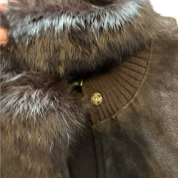 Escapade brown Suede Full Zip
Jacket Sweater w/Detachable Fur Collar size med - Picture 7 of 8